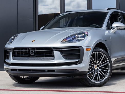 Certified 2026 Porsche Macan AWD/4WD image 7