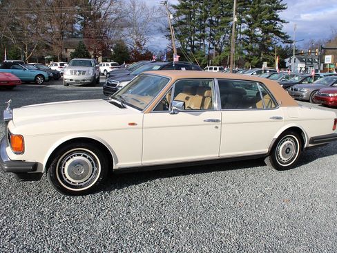 Used 1991 Rolls-Royce Silver Spur II image 21
