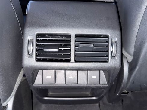 Used 2020 Land Rover Discovery Sport S image 33