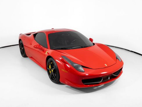 Used 2013 Ferrari 458 Italia Coupe RWD image 24