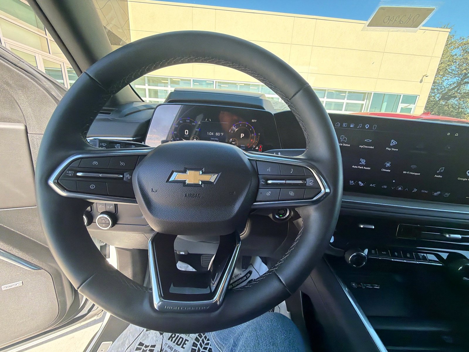 Used 2025 Chevrolet Tahoe High Country AWD/4WD image 17