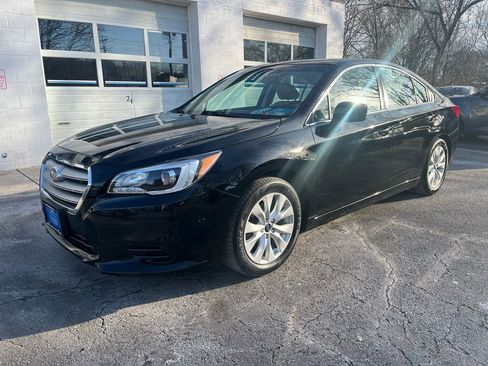 Used 2017 Subaru Legacy 2.5i Premium image 3