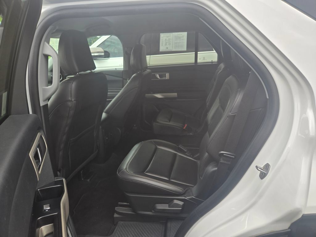 Used 2023 Ford Explorer XLT w/ Equipment Group 202A AWD/4WD image 8