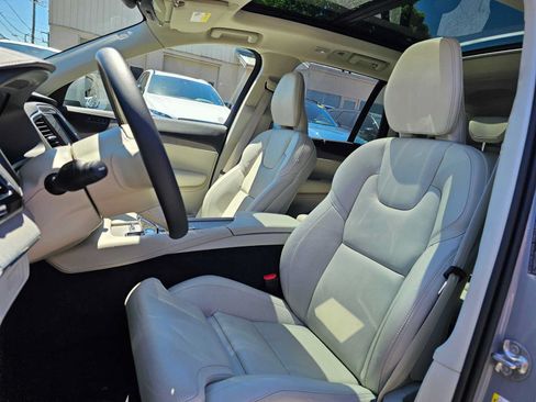 Certified 2025 Volvo XC90 T8 Ultra w/ Protection Package Premier AWD/4WD image 22