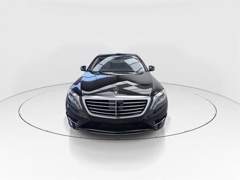 Used 2015 Mercedes-Benz S 550 Sedan w/ Sport Package w/ Sport Package image 3