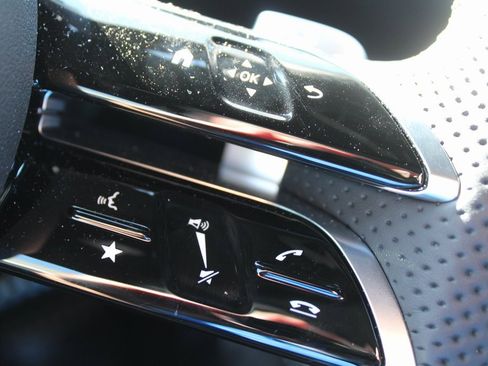 Used 2026 Mercedes-Benz GLC 300 image 35