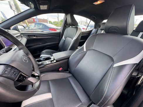Used 2025 Toyota Camry SE FWD image 22