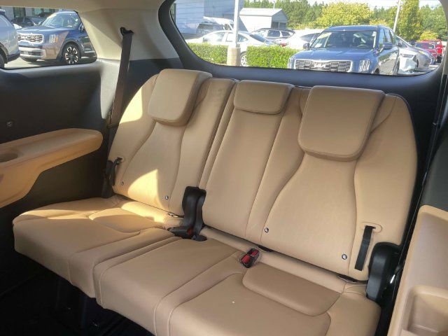 Certified 2024 Kia Carnival LX FWD image 22