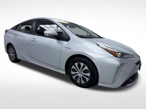 Certified 2021 Toyota Prius LE AWD/4WD image 2