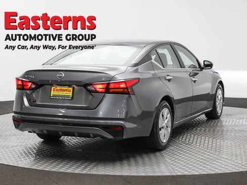 Used 2024 Nissan Altima 2.5 S image 5