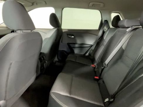 Used 2023 Nissan Rogue SV AWD/4WD image 19