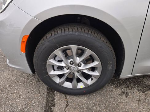 New 2026 Chrysler Pacifica Select AWD/4WD image 30