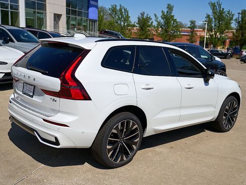 New 2026 Volvo XC60 T8 Ultra w/ Climate Package AWD/4WD image 9