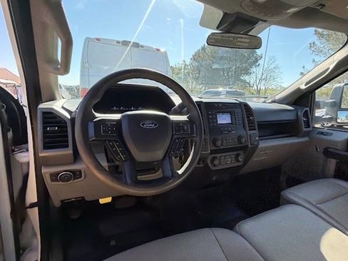 Used 2022 Ford F250 XL w/ Power Equipment Group AWD/4WD image 12