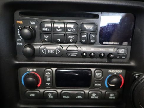 Used 2004 Chevrolet Corvette Base w/ Preferred Equipment Group image 9