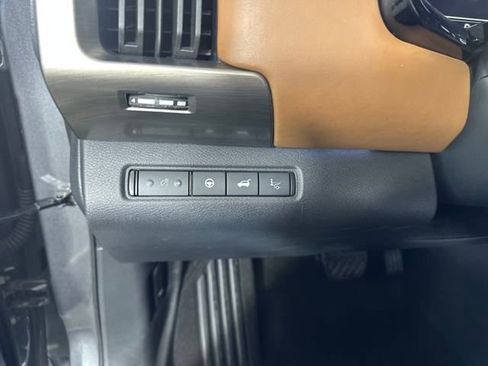 Used 2023 Nissan Pathfinder Platinum w/ Cargo Package image 19