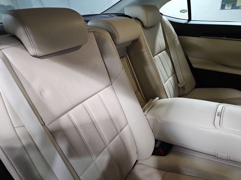 Used 2017 Lexus ES 350 w/ Luxury Package image 12