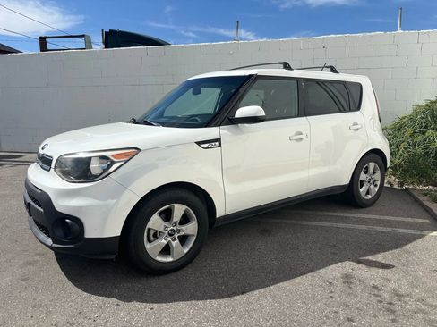 Used 2019 Kia Soul ! image 1