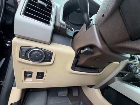 Used 2020 Ford F150 Lariat image 14