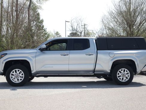 Used 2024 Toyota Tacoma SR5 AWD/4WD image 3