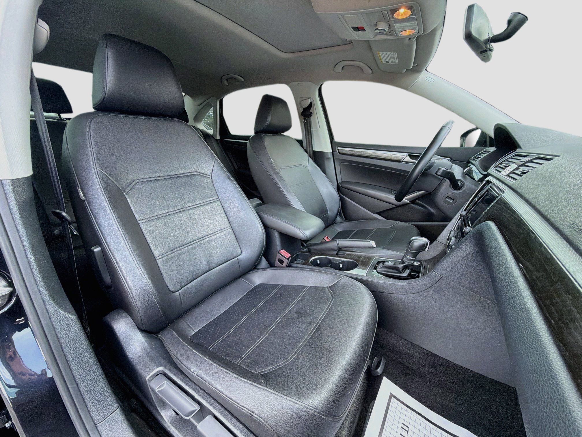 Used 2018 Volkswagen Passat 2.0T SE FWD image 14