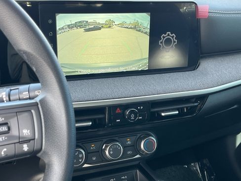 Certified 2025 Nissan Kicks SV image 23