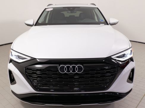 Used 2024 Audi Q8 e-tron Premium Plus w/ Premium Plus Package image 5