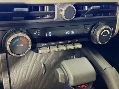 Certified 2025 Toyota Tacoma TRD Off-Road image 16