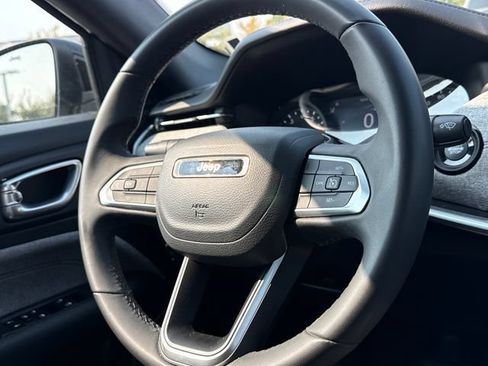 Used 2024 Jeep Compass Latitude AWD/4WD image 10