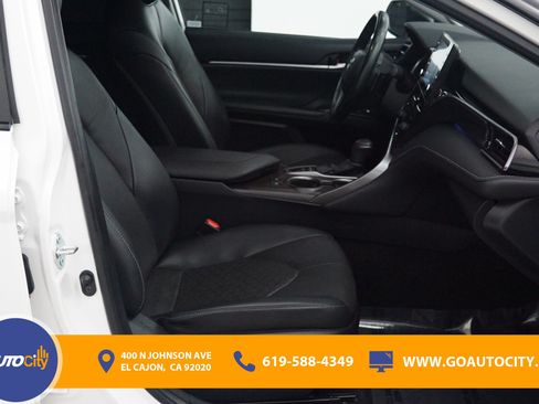 Used 2022 Toyota Camry XSE w/ Navigation Package FWD image 8