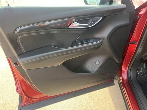 Used 2023 Buick Envision Preferred image 11