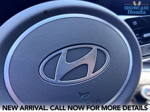 Used 2024 Hyundai Elantra SEL FWD image 9