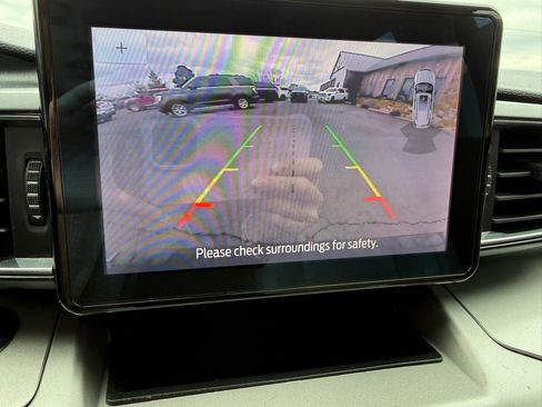 Used 2021 Ford Explorer XLT w/ Equipment Group 202A image 32