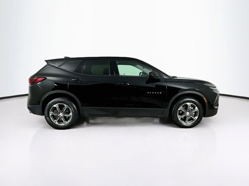 Used 2025 Chevrolet Blazer LT FWD image 10