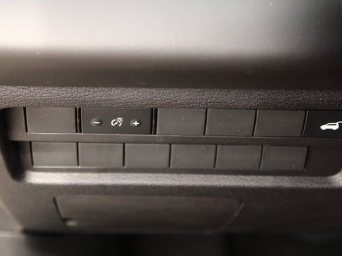 New 2025 Mitsubishi Outlander SE image 19