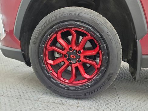 Used 2021 Toyota RAV4 LE image 31