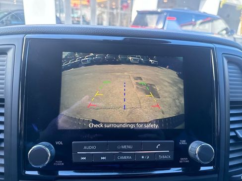 Used 2024 Nissan Titan SV w/ SV Convenience Package image 22