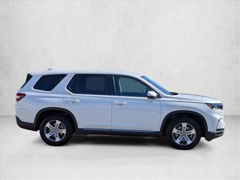 Used 2025 Honda Pilot EX-L image 4