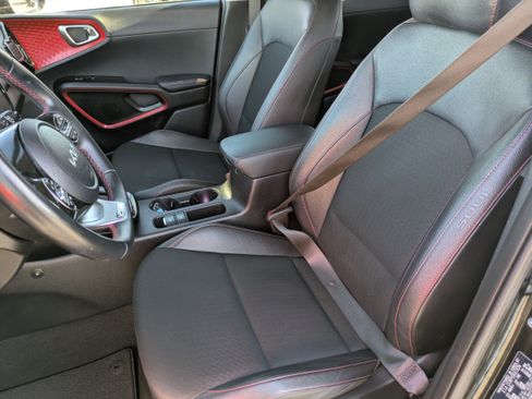 Certified 2024 Kia Soul GT-Line w/ GT-Line Technology Package image 26