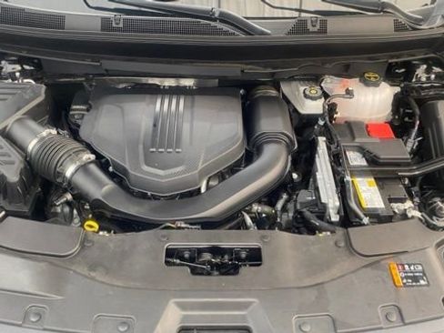 Used 2025 GMC Acadia Elevation image 8