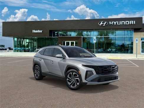 Used 2025 Hyundai Tucson Limited AWD/4WD image 2