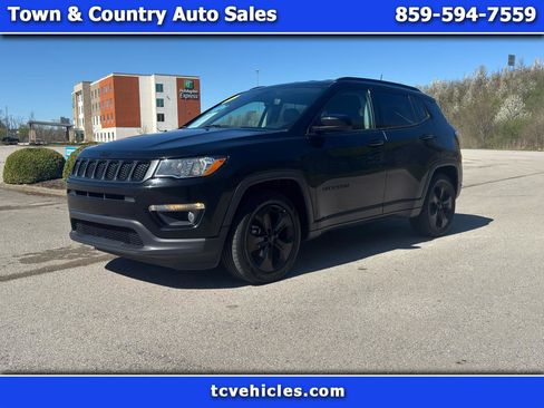 Used 2021 Jeep Compass Latitude FWD image 1