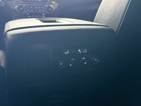 Used 2019 Chevrolet Suburban Premier AWD/4WD image 26