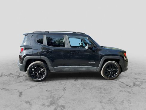 Certified 2022 Jeep Renegade Altitude w/ Convenience Group AWD/4WD image 9