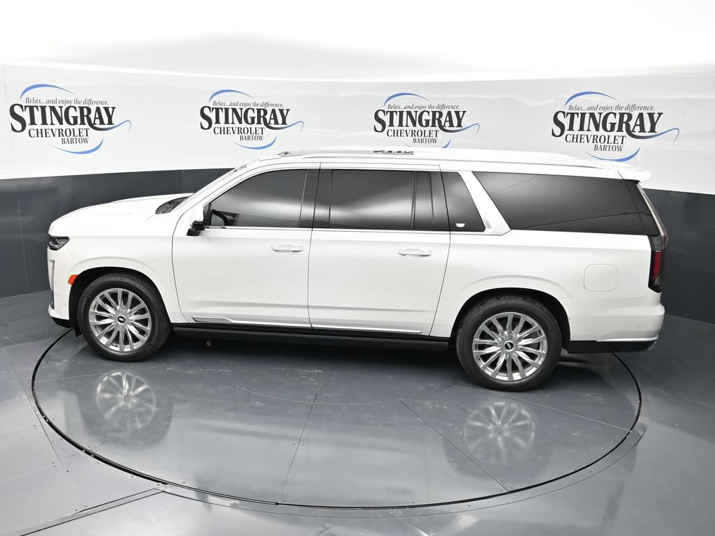 Used 2022 Cadillac Escalade ESV Premium Luxury w/ Performance Package AWD/4WD image 26