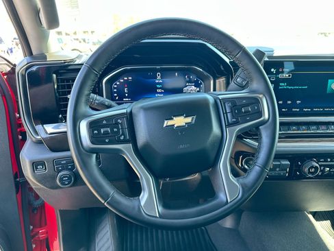 Used 2025 Chevrolet Silverado 1500 LT image 14