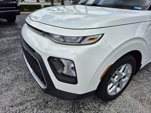 Used 2022 Kia Soul LX w/ Technology Package FWD image 9