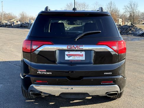 Used 2017 GMC Acadia Denali image 4