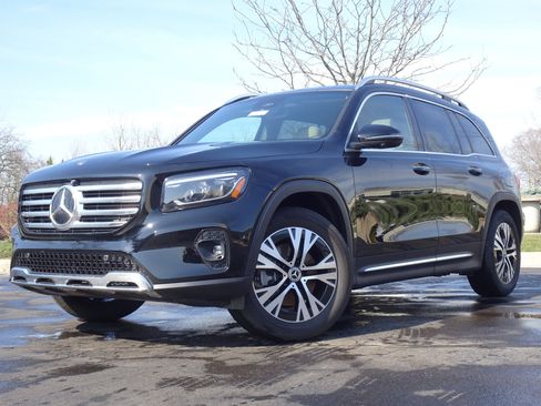 Used 2025 Mercedes-Benz GLB 250 4MATIC image 1