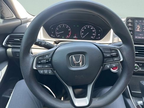 Used 2018 Honda Accord EX image 15